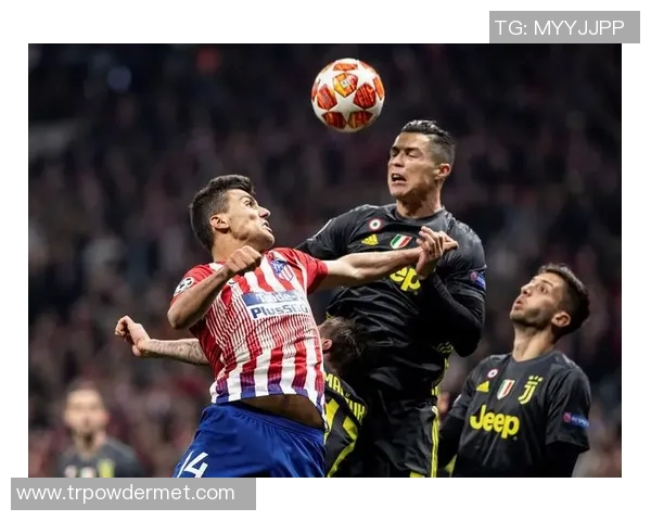 赛后分析北京足球队与武汉足球队耐力欧冠足球的精彩对决与战术解析 赛后分析北京足球队与武汉足球队耐力欧冠足球的精彩对决与战术解析